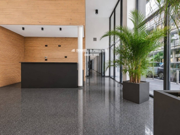 MILANO CONI ZUGNA, VENDITA TRILOCALE: GIARDINO, BOX, CANTINA