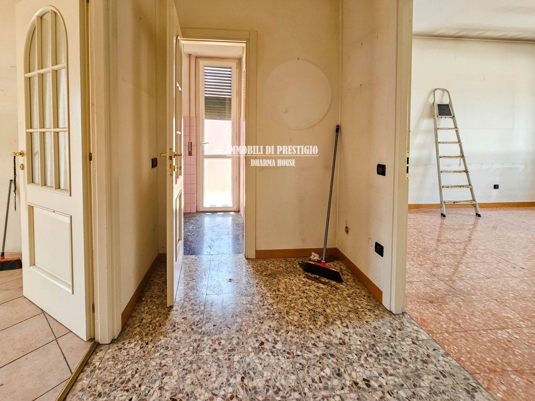 vp-aporti2 MILANO CENTRALE, VENDITA APPARTAMENTO DI 137 MQ FRAZIONABILE