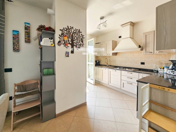 CERNUSCO S/N, VENDITA TRILOCALE CLASSE A CON TERRAZZO E BOX