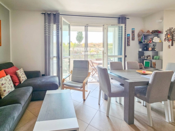 CERNUSCO S/N, VENDITA TRILOCALE CLASSE A CON TERRAZZO E BOX