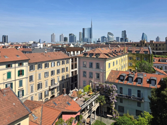 MILANO ARENA, VENDITA MANSARDA RISTRUTTURATA CON TERRAZZO
