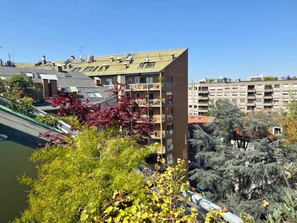 MILANO ARENA, VENDITA MANSARDA RISTRUTTURATA CON TERRAZZO