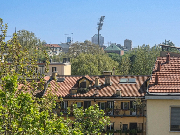 MILANO ARENA, VENDITA MANSARDA RISTRUTTURATA CON TERRAZZO