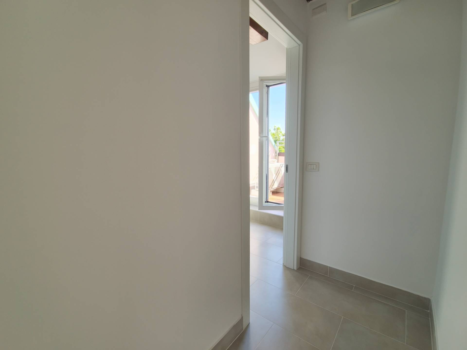 cf-giannone39 MILANO ARENA, VENDITA MANSARDA RISTRUTTURATA CON TERRAZZO