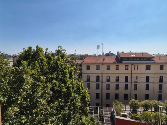 MILANO ARENA, VENDITA MANSARDA RISTRUTTURATA CON TERRAZZO