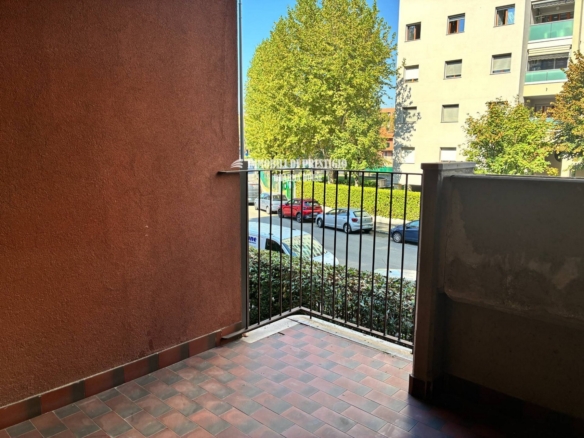 MILANO VIA TRASIMENO, VENDITA TRILOCALE CON BOX