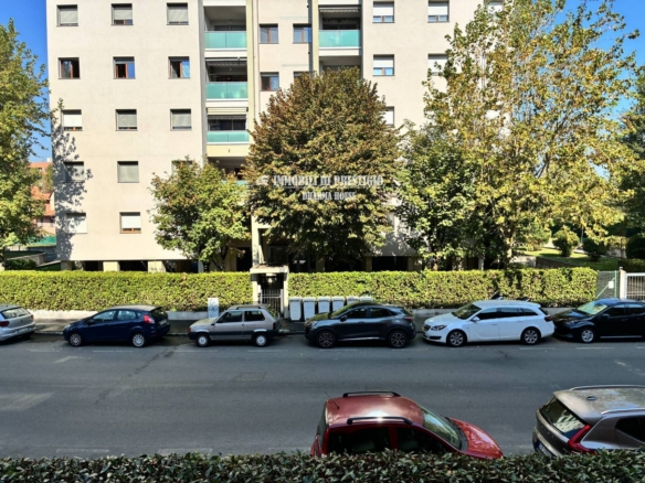 MILANO VIA TRASIMENO, VENDITA TRILOCALE CON BOX