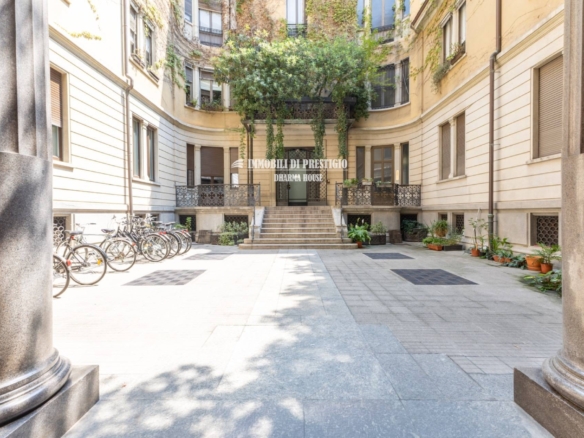 MILANO MOSCOVA, VENDITA ELEGANTE TRILOCALE STABILE DI LUSSO