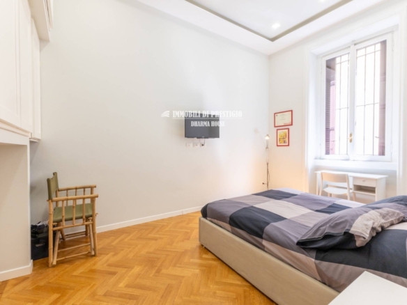 MILANO MOSCOVA, VENDITA ELEGANTE TRILOCALE STABILE DI LUSSO